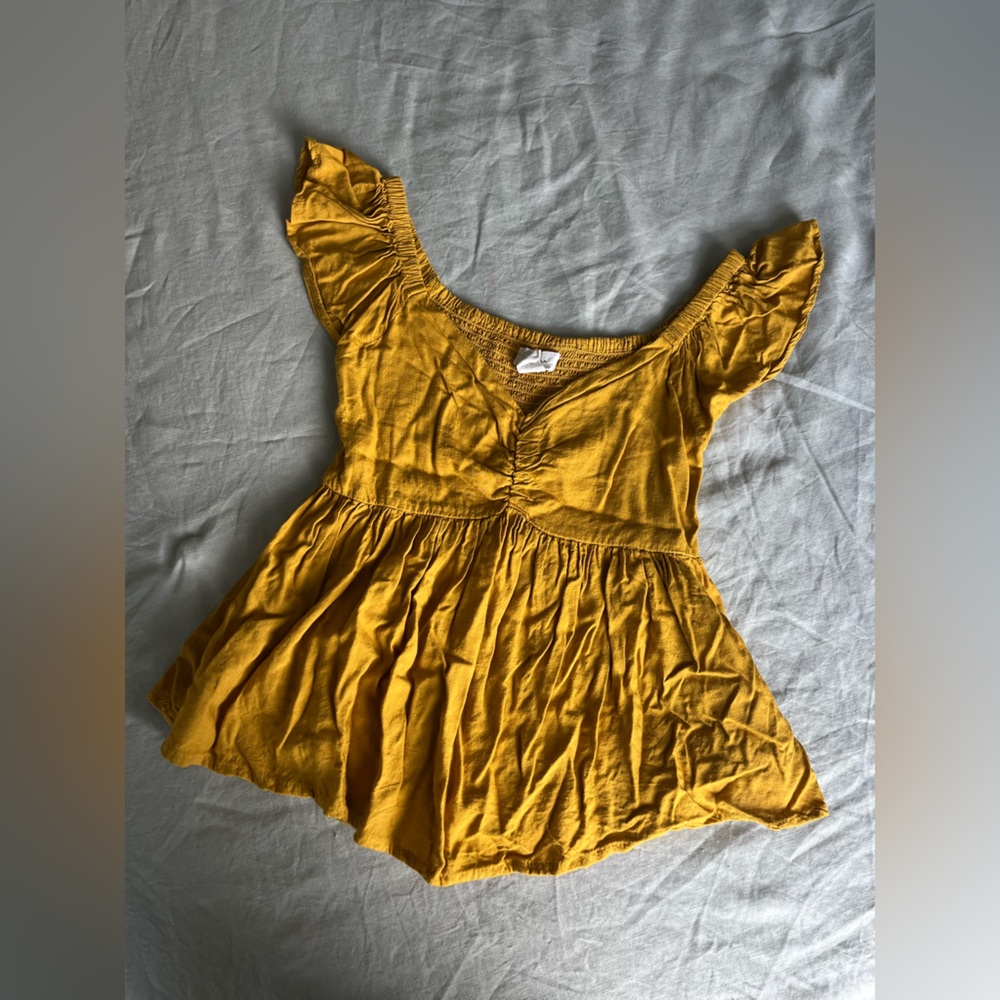 Mustard yellow blouse. Very lightweight fabric.